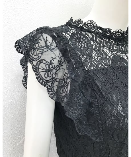 FRILL LACE BLOUSE