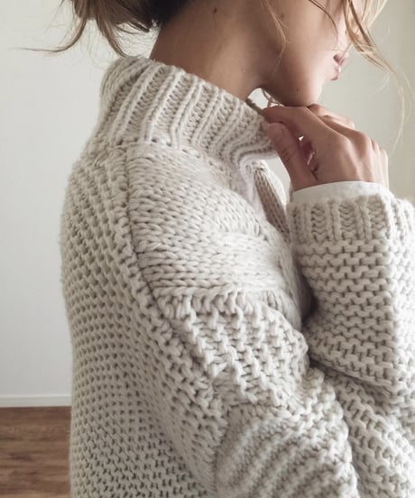 TURTLE  CABLE KNIT