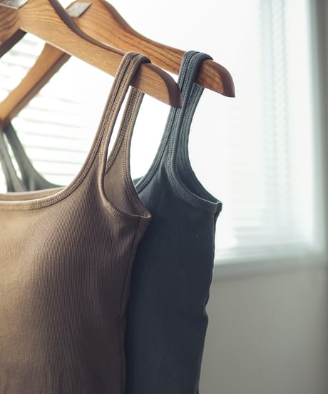 RIBBED PADDED TANK TOP