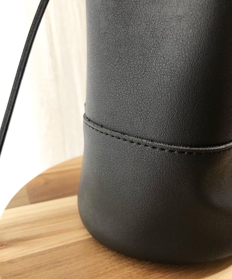BUCKET BAG