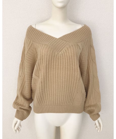 CABLE VNECK KNIT
