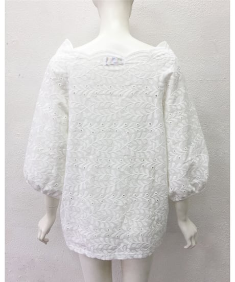 PUNCHING LACE BL
