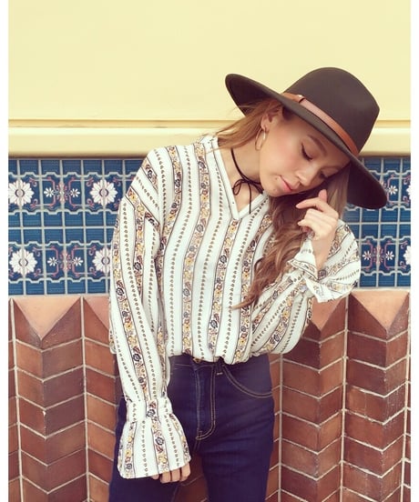 CANDY SLEEVE BLOUSE