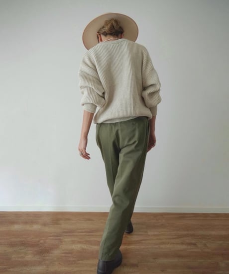 DESIGN BOTTON KNIT