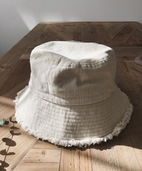 BUCKET HAT