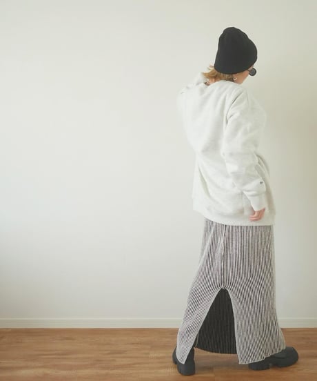 SWEAT SHIRT