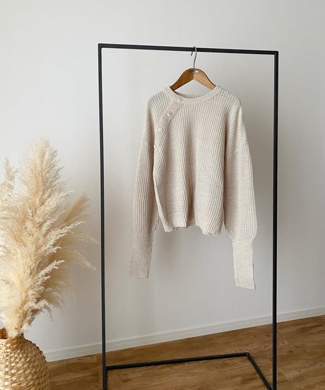 DESIGN BOTTON KNIT