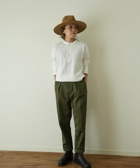 HENRY NECK TOPS
