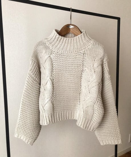 TURTLE  CABLE KNIT