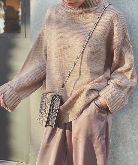 HIGH NECK KNIT