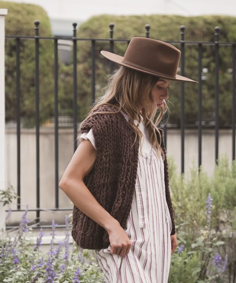 HAND KNIT ROVING VEST - BROWN