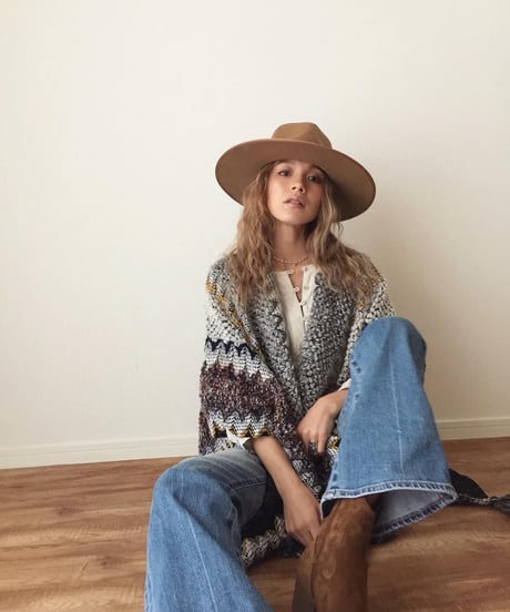 TASSEL PONCHO STALL