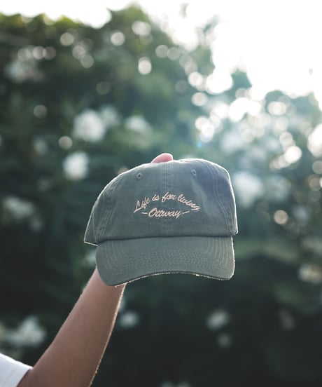 LIVING CAP