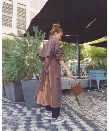 BACK PLEATS TRENCH