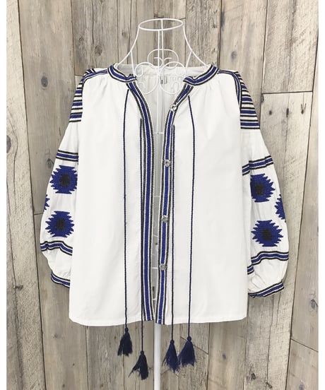 EMBROIDERY BLOUSE