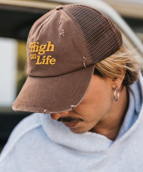 HIGH ON LIFE - TRUCKER CAP