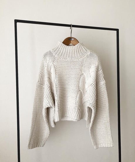 TURTLE  CABLE KNIT