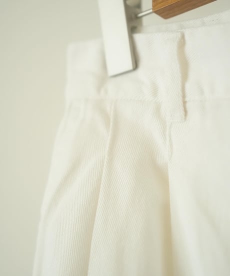 TWILL TUCK PANTS