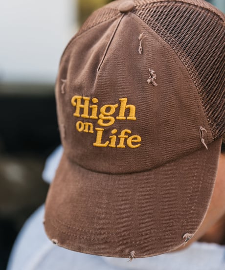 HIGH ON LIFE - TRUCKER CAP