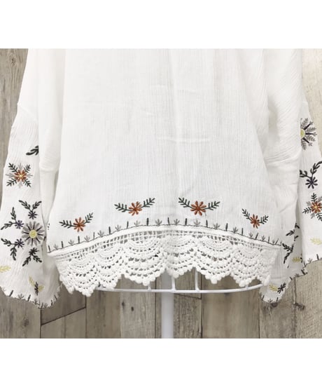EMBROIDERY CARDIGAN