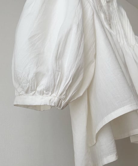 PIN TUCK BLOUSE