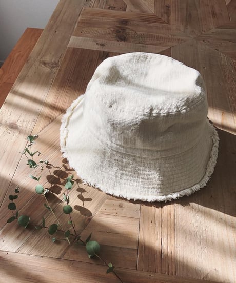 BUCKET HAT