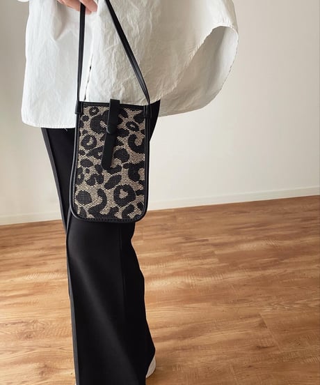 LEOPARD SHOULDER