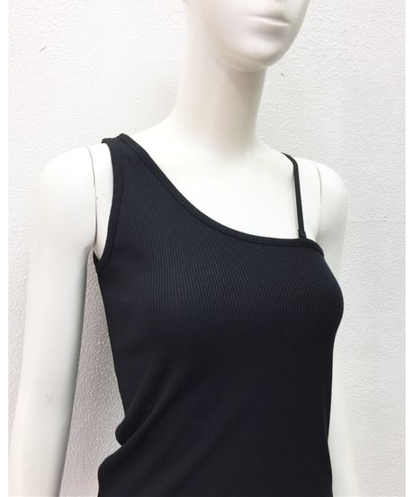 ONE SHOULDER TOPS