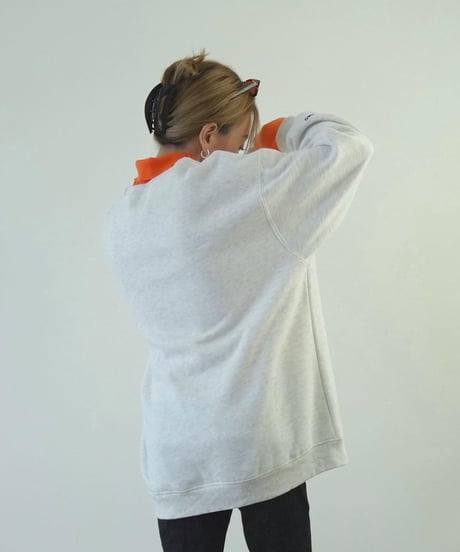 SWEAT SHIRT