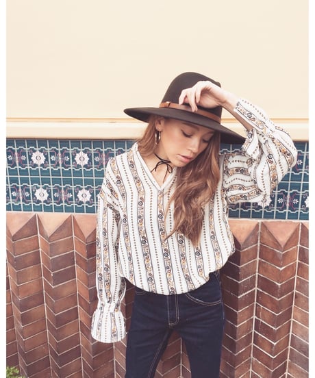 CANDY SLEEVE BLOUSE