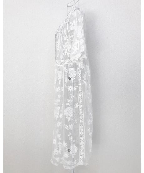 LONG LACE GOWN