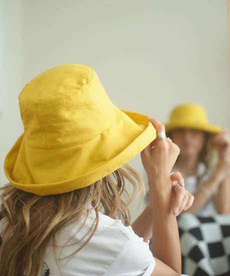 WIDE BRIM HAT