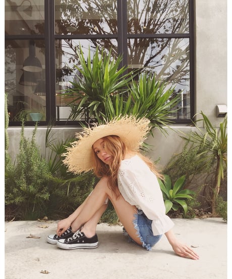 RAFFIA HAT