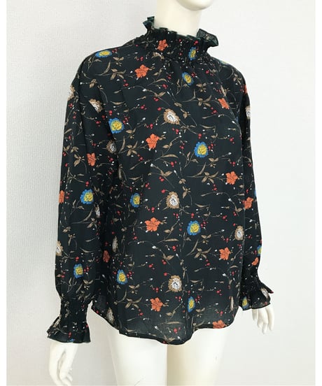 SHIRRING NECK BLOUSE