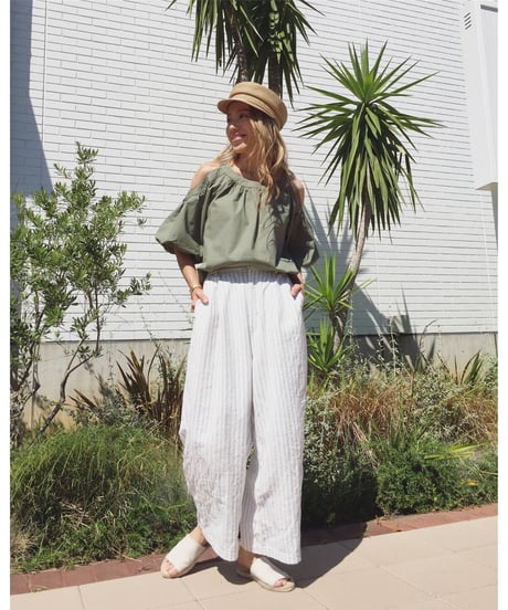 OPEN SHOULDER TOPS