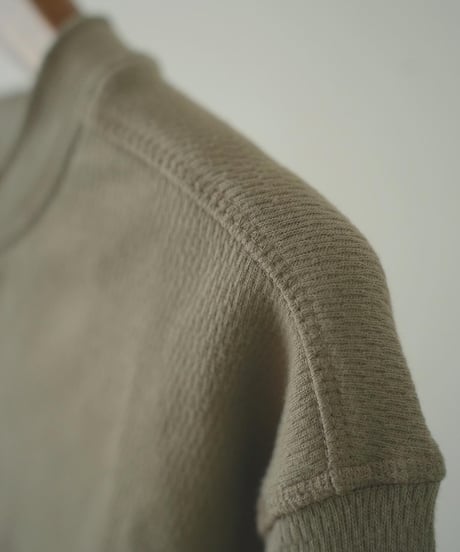 HENRY NECK TOPS