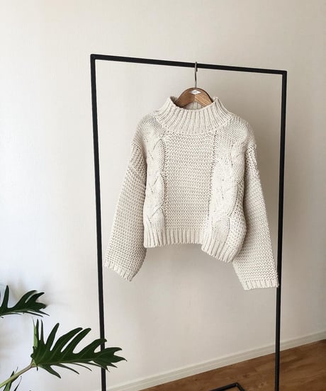 TURTLE  CABLE KNIT