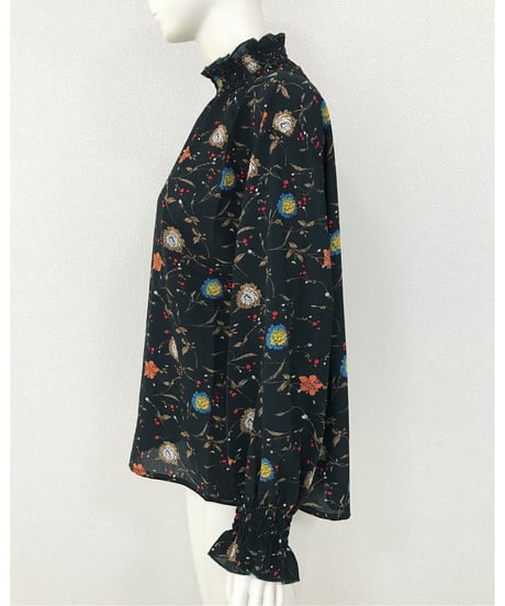 SHIRRING NECK BLOUSE