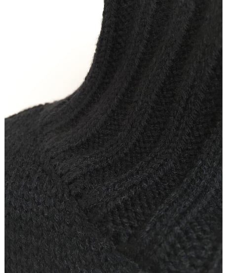 HIGH NECK KNIT