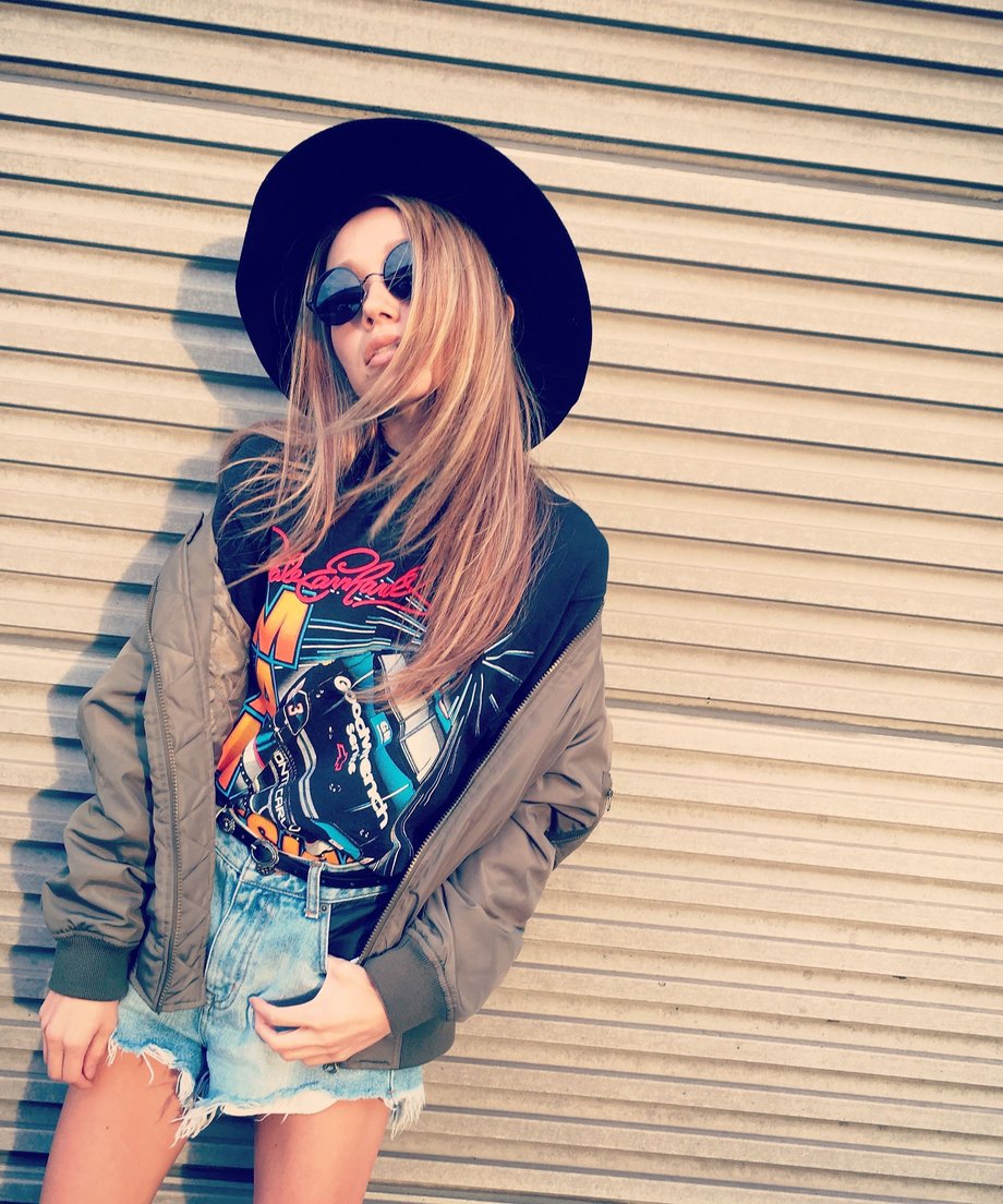 57fb2bc69821cc4cb50137ab