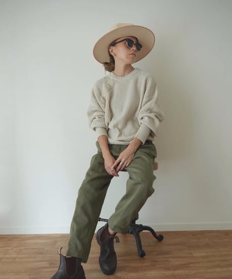 DESIGN BOTTON KNIT