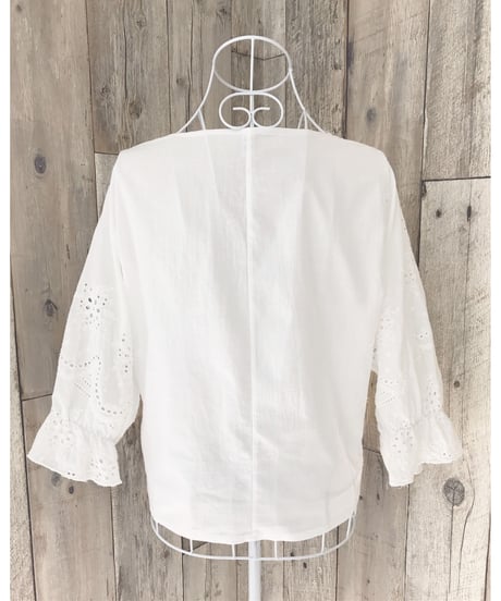 PUNCHING LACE BL