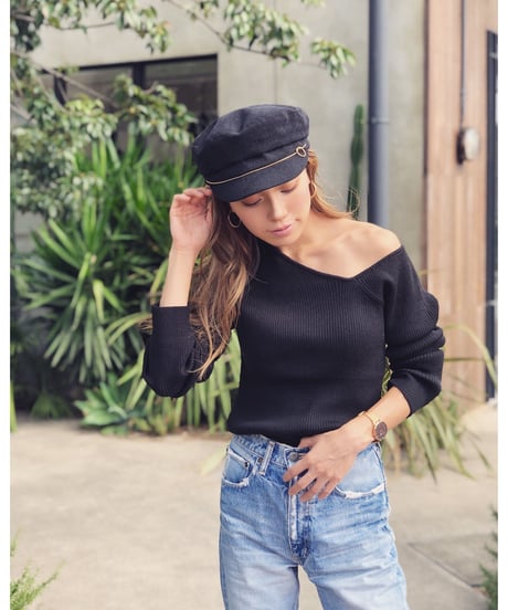 ASYMMETRY KNIT TOPS