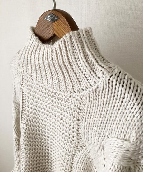TURTLE  CABLE KNIT