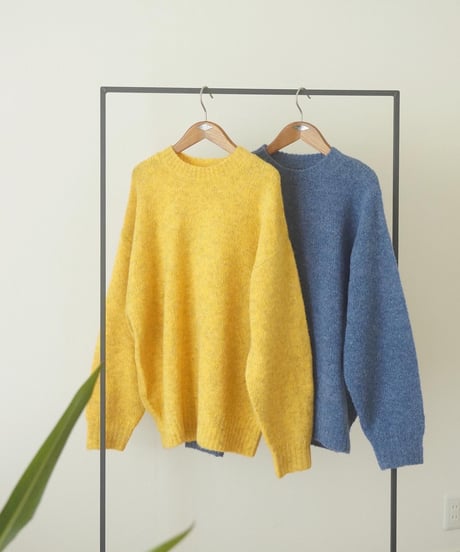 BOUCLE KNIT