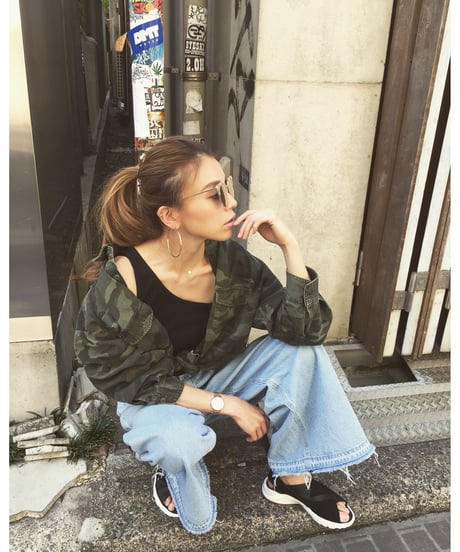 ONE SHOULDER TOPS