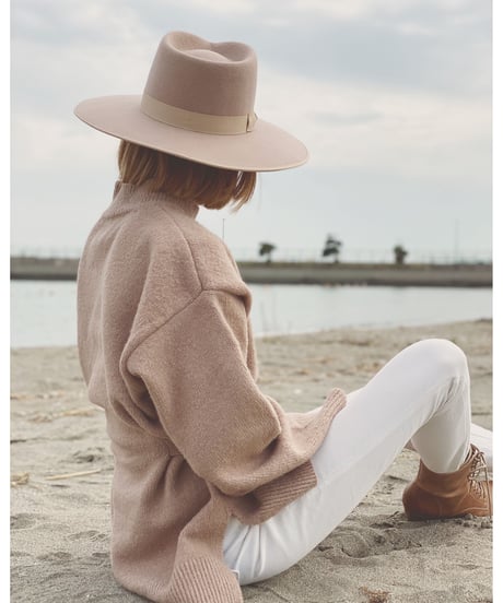 HIGH NECK KNIT