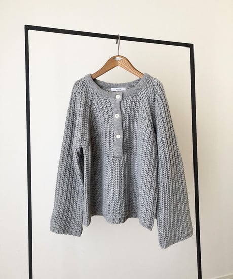 BULKY KNIT TOPS