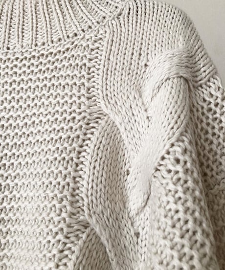 TURTLE  CABLE KNIT
