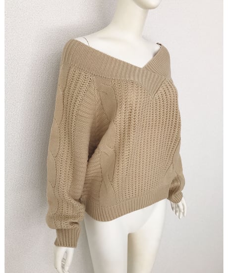CABLE VNECK KNIT